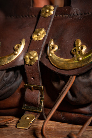 Kidney Pouch With Brass Fittings Louis - Brown